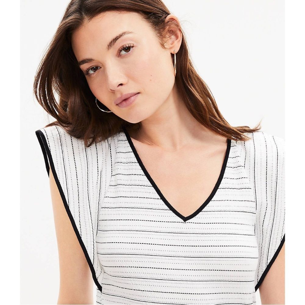LOFT Black & White Striped Flutter Sleeve V-Neck Blouse NWT Size Small Chic